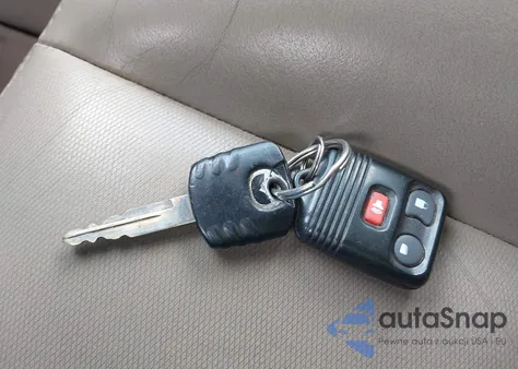 2005 Mazda Tribute S из США, поврежденный, VIN 4F2YZ96175KM40015